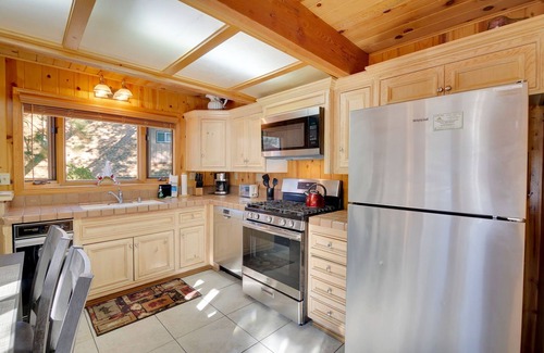Summit Estates Cabin | *Ski/Bike Park Retreat*Switzerland Ski Chalet*Foosball*