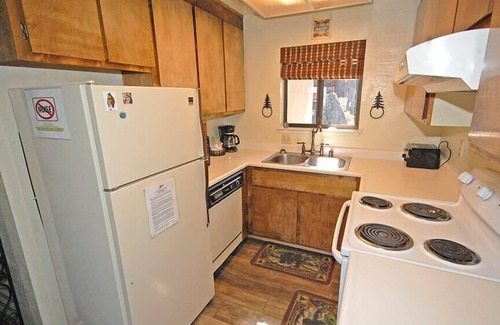 Tahoe Tyrol House | Ski Chalet with Summer Pool Access, Blocks from He
