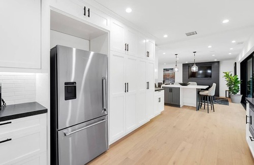 Studio City House | Skyhill Modern Lux with Hot Tub, Walk to Universal