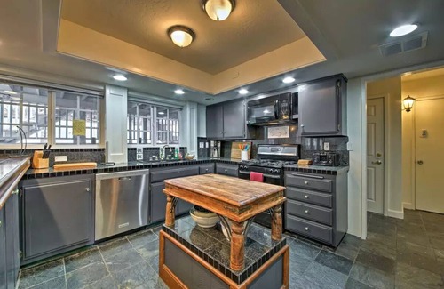 Moonridge House | Sleep under the SLOPES of Bear Mountain! Amazing LOCATION!