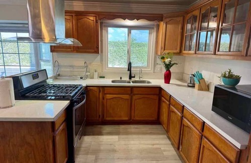 Monterey Park House | Smooth Seamless Stay · 5 Ensuite Bedroom Gem!