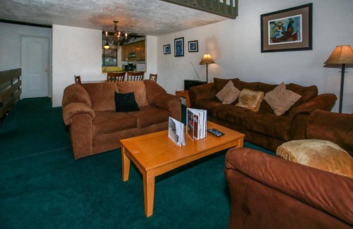 Big Bear Lake Apartment | Snow Summit Townhouse