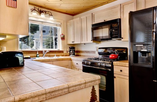 Big Bear Lake Cabin | Snuggle Down Village Cottage at Big Bear Lake