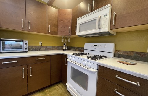 Twentynine Palms House | Southwest Modern ツ Private Pool ❤︎ 3 miles to north gate JTNP ツ AC ❤︎ Fireplace