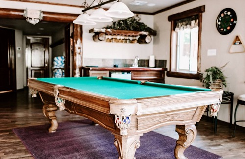 Big Bear Lake House | Space for families, theatre, game room, hot tub.