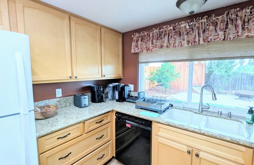 Moreno Valley House | Spacious 3-BR House w/Modern Comfort, Pet Friendly, Space in Moreno Valley