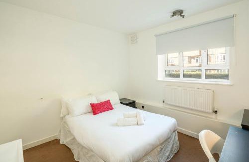 Nine Elms Apartment | Spacious 4-Bed Flat Near Nine Elms Tube Station