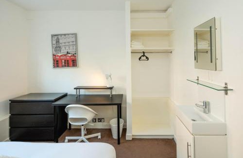 Nine Elms Apartment | Spacious 4-Bed Flat Near Nine Elms Tube Station