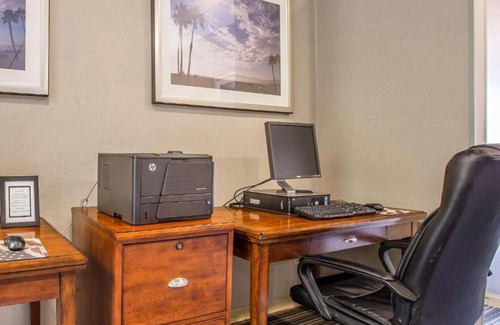 Hermosa Beach House | Spacious accommodations near Redondo Beach and LAX!