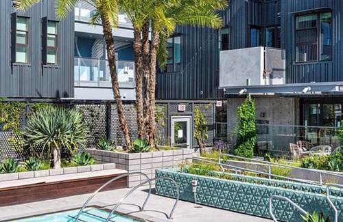 Hollywood Apartment | Spacious and Modern 3 bedroom 2 bath unit