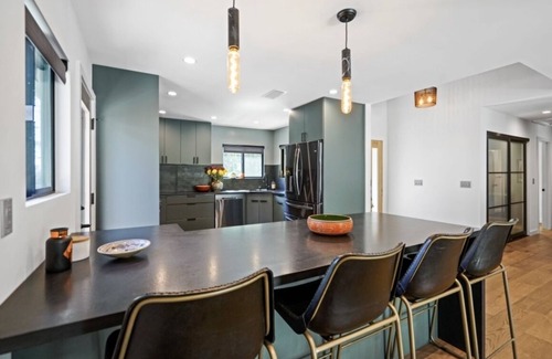 Elysian Heights House | Spacious and quiet retreat in Echo Park Baxter