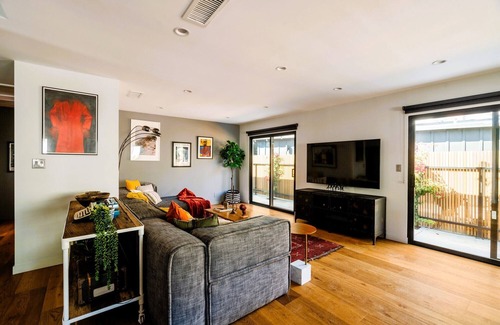 Elysian Heights House | Spacious and quiet retreat in Echo Park Baxter