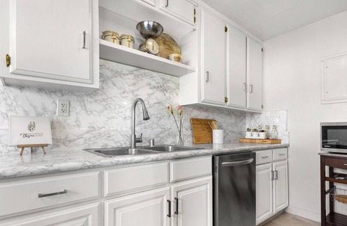 Hawthorne Apartment | Spacious Apartment Near SoFi Stadium and Kia Forum: 7 minutes away