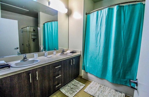 Downtown Los Angeles Apartment | Spacious&Cozy Downtown LA Oasis King Beds Pkg