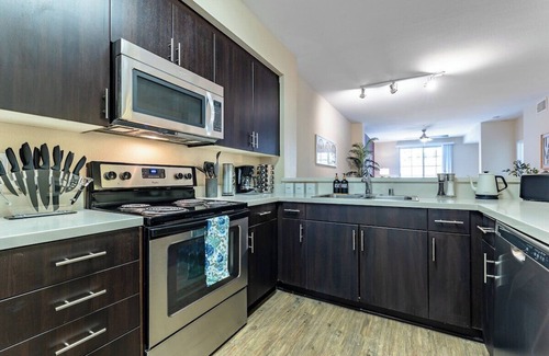 Santa Ana Apartment | Spacious Home in South Coast - 1Mi to South Coast Plaza & Irvine - Gym+Pool & EV