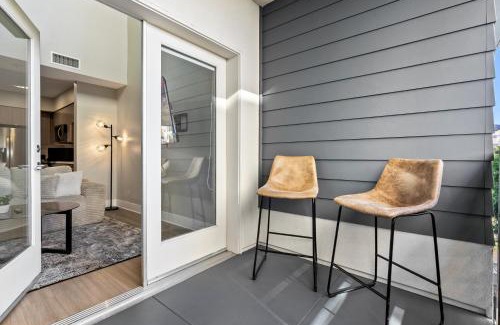 Los Angeles Apartment | Spacious Loft- Hollywood Free Pool, Parking, Gym