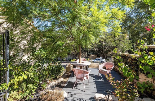 Studio City House | Spacious Mediterranean 5-bedroom house with AC, WiFi in marvelous Los Angeles