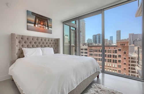 Historic Core Apartment | Spacious & Stylish 1BR w/Balcony + Office in DTLA