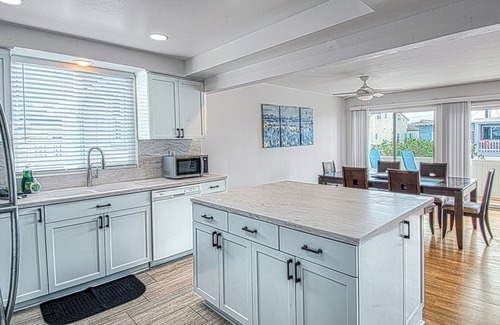 Santa Ana Heights Apartment | Spacious Upper unit located just two houses from the sand!