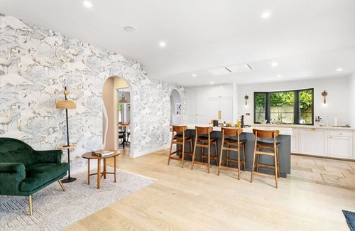 Los Angeles House | Spanish Bungalow in Trendy Los Feliz For Families