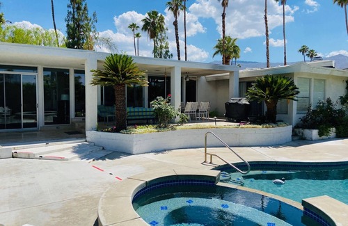 Palm Desert House | Spectacular luxury 3000 square ft. house on 1/3 of acre .