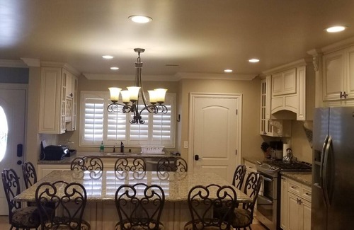 Northwest Anaheim House | Splendid Family Home by Disney & Convention Center