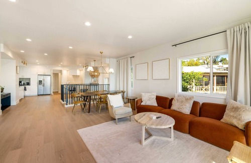 Hollywood Heights House | Spooktacular Sale Now!