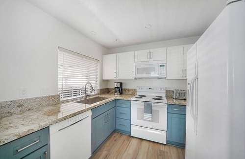Monarch Beach Condo | Starboard Charm! - Walk to Beach! Fireplace! Pool! Come Experience Dana Point!