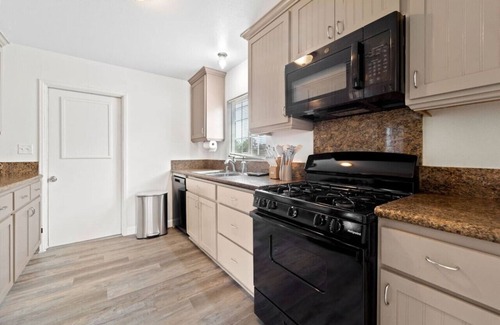 Lincoln Acres House | Stay Awhile San Diego