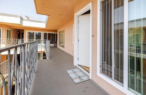 Alamitos Beach Apartment | Steps to Ocean Bliss