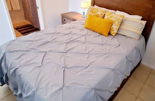 Cardiff-by-the-Sea Apartment | Studio, 5 Minute walk to the beach