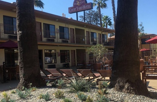 Studio City Hotel | Studio City Courtyard Hotel