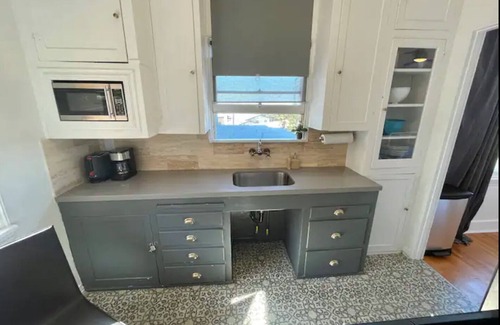 Fort MacArthur Apartment | Studio Suite Beachside! Parking. Laundry! Bay View