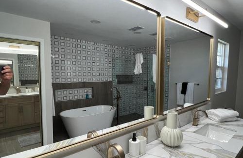 Hollywood Hills West House | Stunning Hollywood Hills Remodeled 4BR Oasis with Pool, Hot Tub, and City Skyline Views