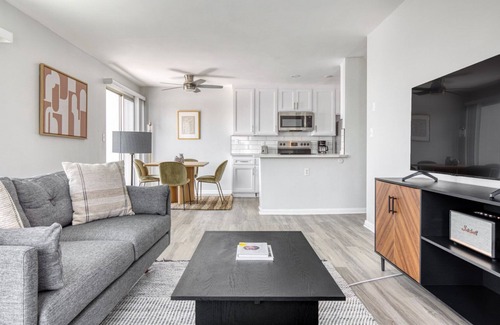 Hollywood Apartment | Stunning Hollywood 1BR w/Pool, walk to metro, restaurants, by Blueground