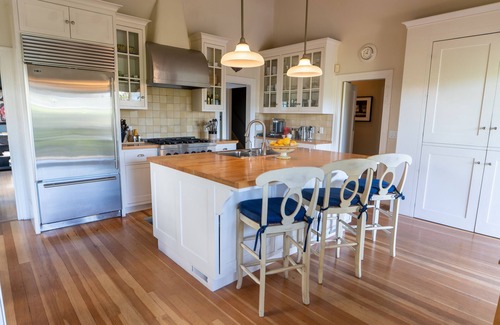 Los Feliz House | Stunning home with pool and spa In Los Feliz – Close to Hollywood.