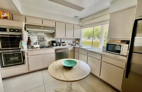 Historic Tennis Club House | Stunning Mid-Century 3-bedroom home in the epicenter of fabulous Palm Springs