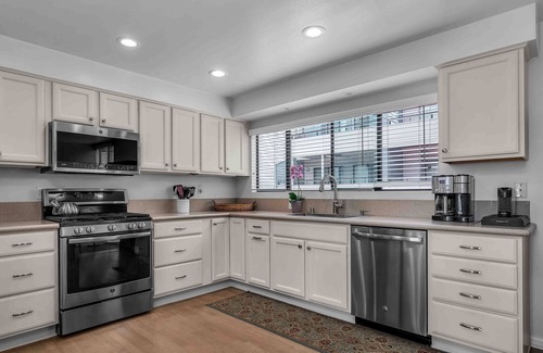 Redondo Beach House | Stunning Ocean View 3-Bed Home! Hollywood Riviera in South Redondo Beach
