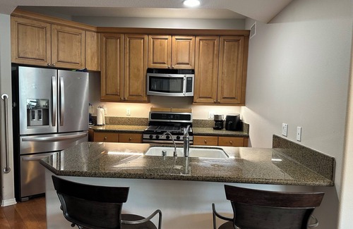 North Redondo Condo | Stunning Senior condo in Redondo Beach walking distance to Mall and restaurants