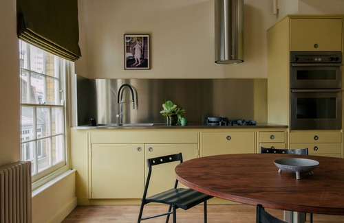 Covent Garden Apartment | Stylish 1 bedroom loft apartment in Covent Garden with terrace