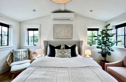 El Segundo House | Stylish & Bright Beach Oasis! Newly built, private suite, 7 blocks to the beach!