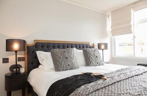 City of Westminster Apartment | Stylish Mayfair Penthouse next to Hyde Park