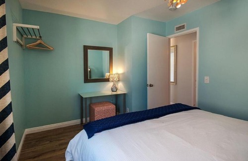 Anaheim Resort House | Suite Escapes 7