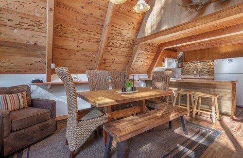 Chamberlands House | Sunny Cabin in Chamberlands HOA Pool & Beach Access!
