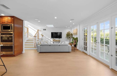 Fountain Valley House | Sunny Comfort Beach Home