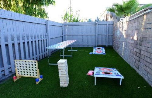 Serra Mesa House | Sunny San Diego, Entire home, Pool, Free Parking, BBQ, Pets allowed, family neighborhood!