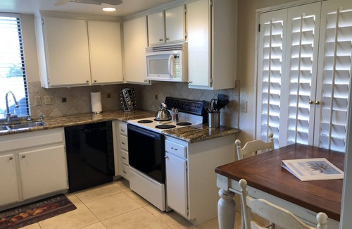 Rancho Mirage Condo | Sunrise Country Club Desert Beauty
