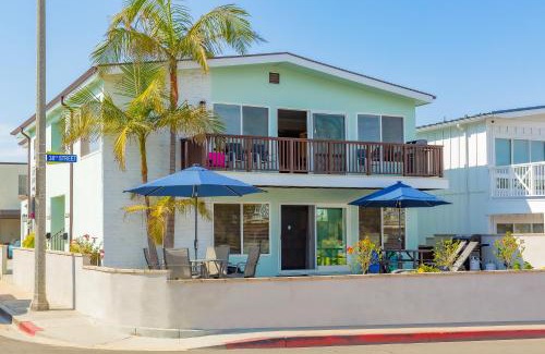 West Newport House | Surf and Sand Beach Paradise Upper Unit