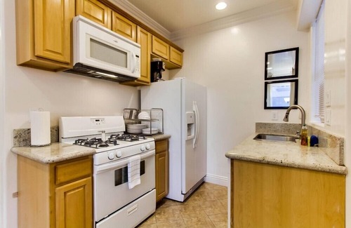 Mission Beach House | Surf Stars Combo Sleeps 10 - 12 with Huge Private Roof Top Deck - Save up to