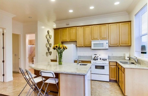 Mission Beach House | Surf Stars Combo Sleeps 10 - 12 with Huge Private Roof Top Deck - Save up to